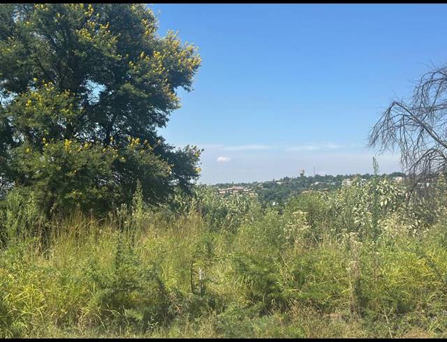 LAND FOR SALE IN NORTHCLIFF